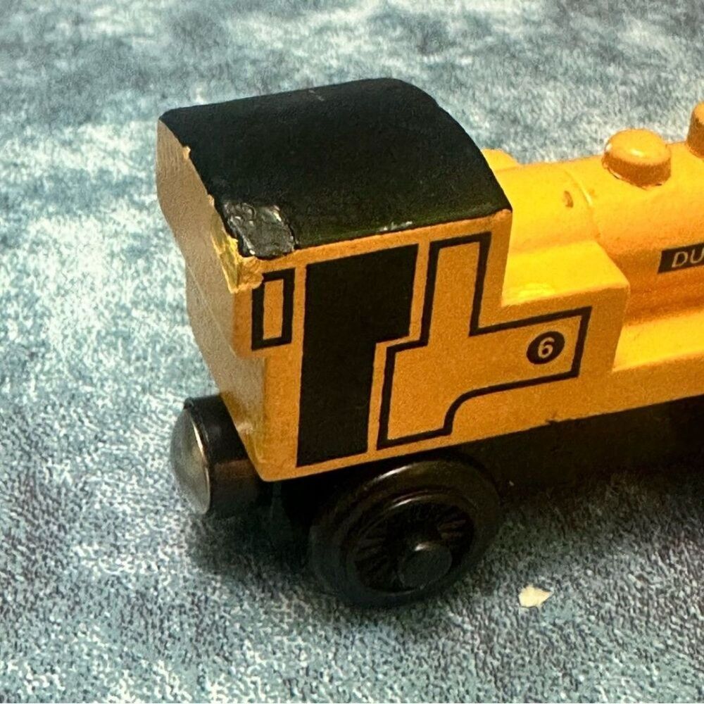 Thomas & Friends Duncan Train - Yellow and Black 2003 - Picture 7 of 7